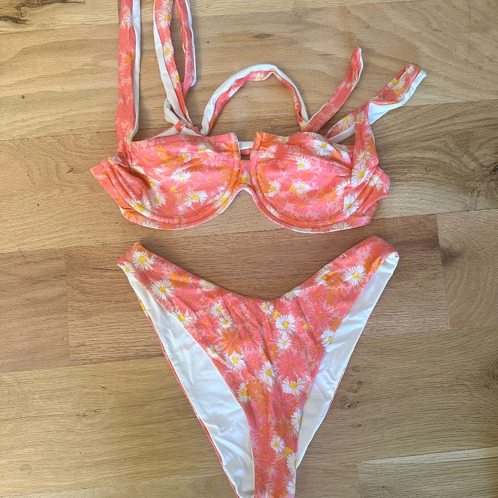 L space in bloom Bikini